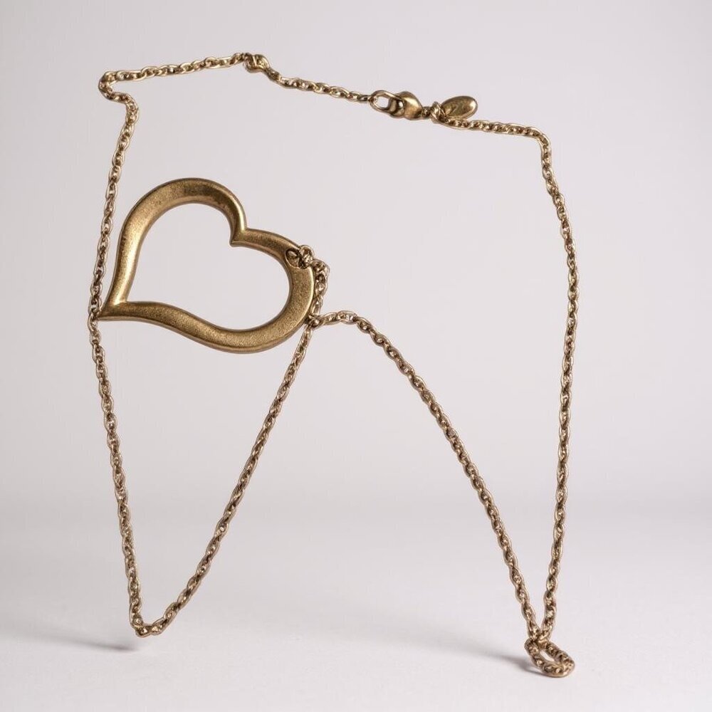 Vintage Guess Silver Toned Open Heart Style Pendant Necklace Romantic Y2K